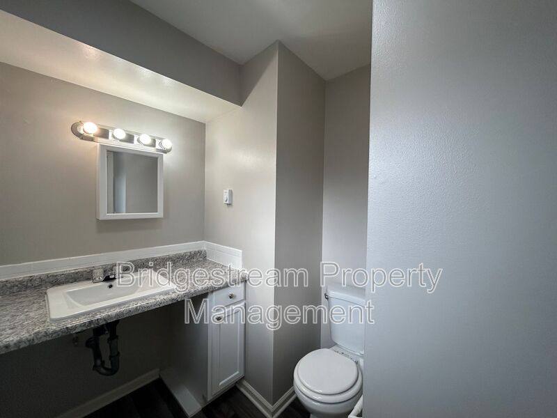 Apartment for rent at 481 N Broadway St #8, Dayton, OH 45426
