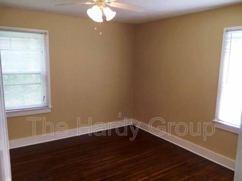 Apartment for rent at 413-2 3rd Ave NW, Winchester, TN 37398