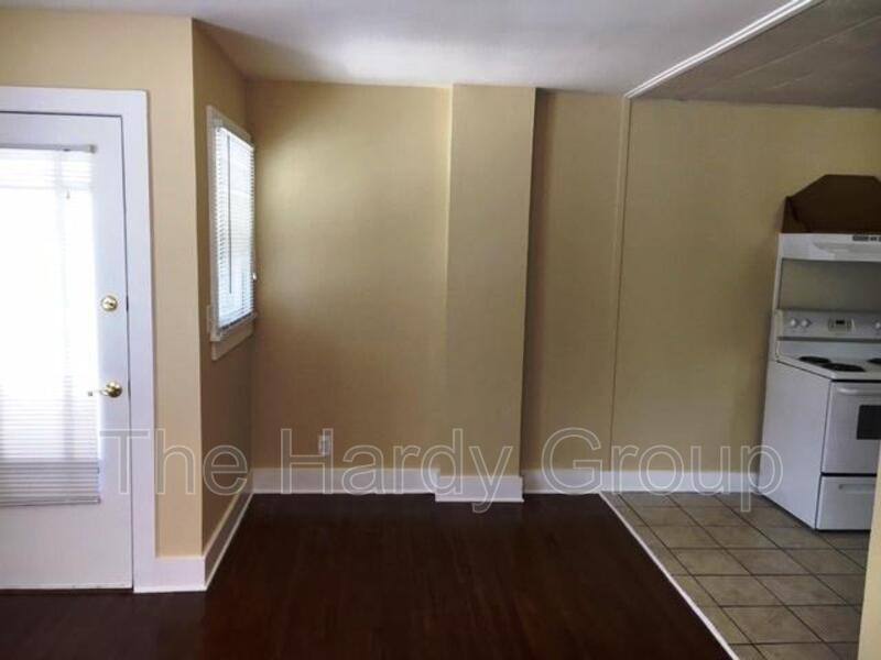 Apartment for rent at 413-2 3rd Ave NW, Winchester, TN 37398