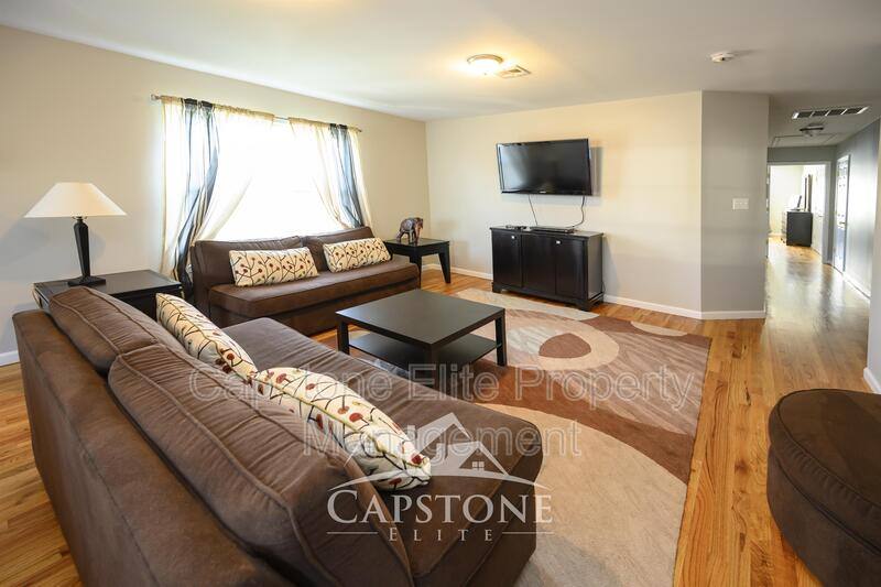 Apartment for rent at 255-257 Nj Railroad Ave #2-3 Master, Newark, NJ 07105