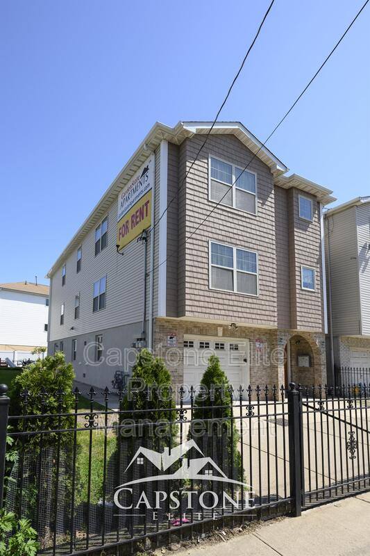 Apartment for rent at 255-257 Nj Railroad Ave #2-3 Master, Newark, NJ 07105