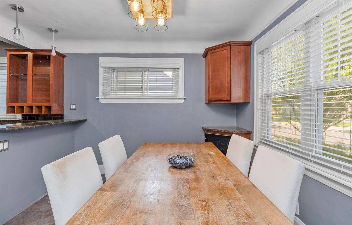 House for rent at 615 E 5th St, Royal Oak, MI 48067