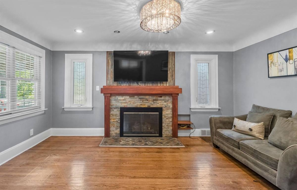 House for rent at 615 E 5th St, Royal Oak, MI 48067