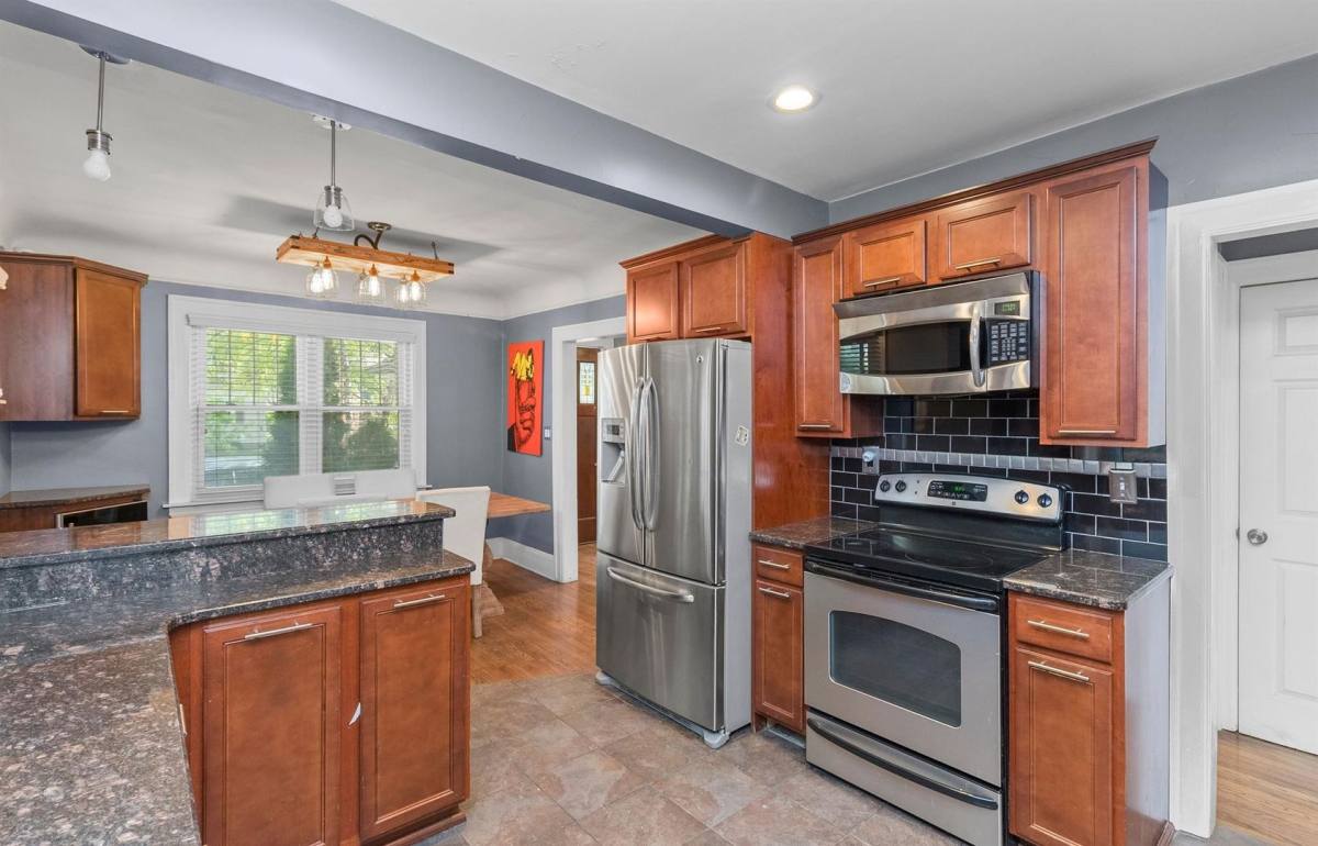 House for rent at 615 E 5th St, Royal Oak, MI 48067