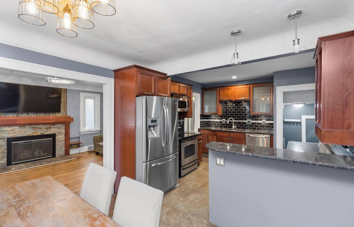 House for rent at 615 E 5th St, Royal Oak, MI 48067