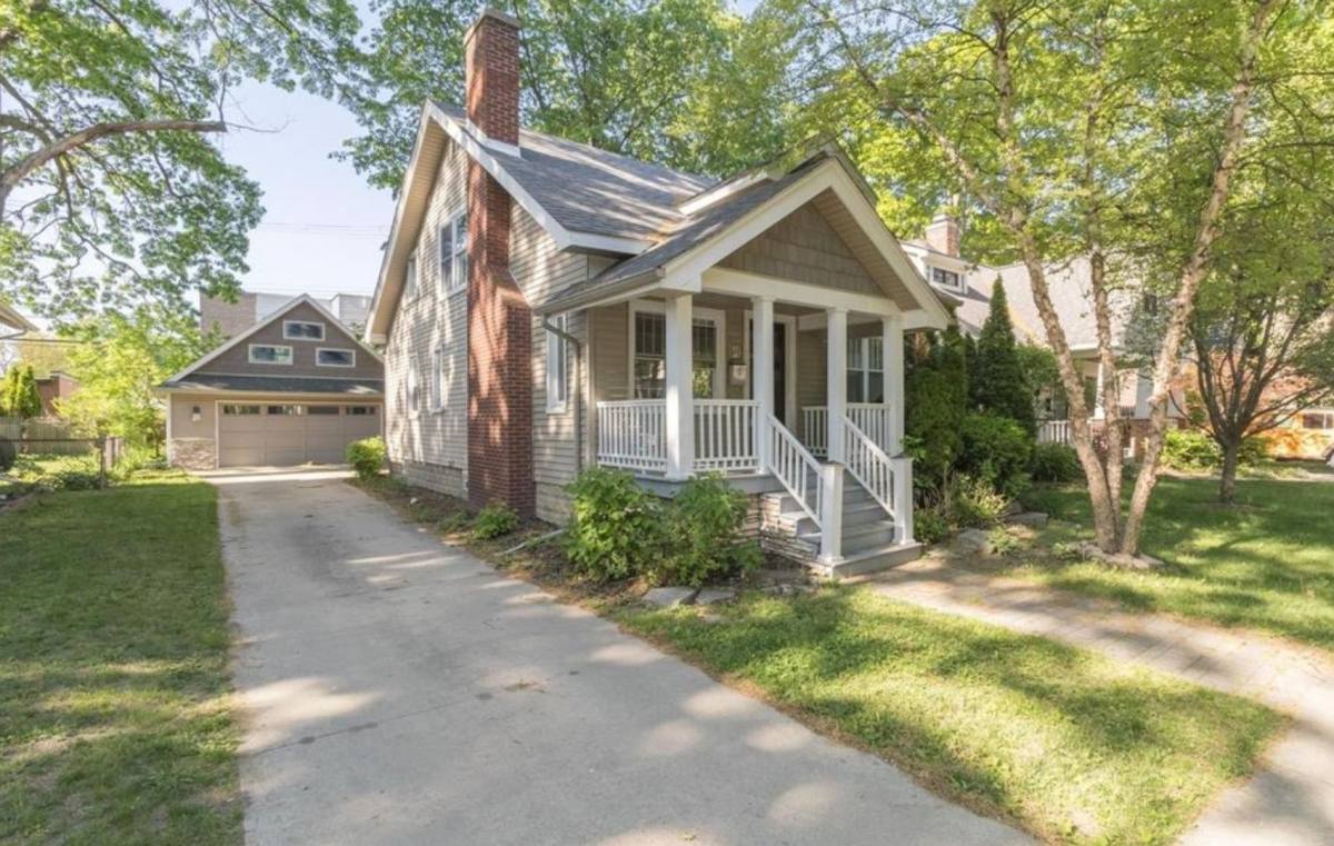 House for rent at 615 E 5th St, Royal Oak, MI 48067
