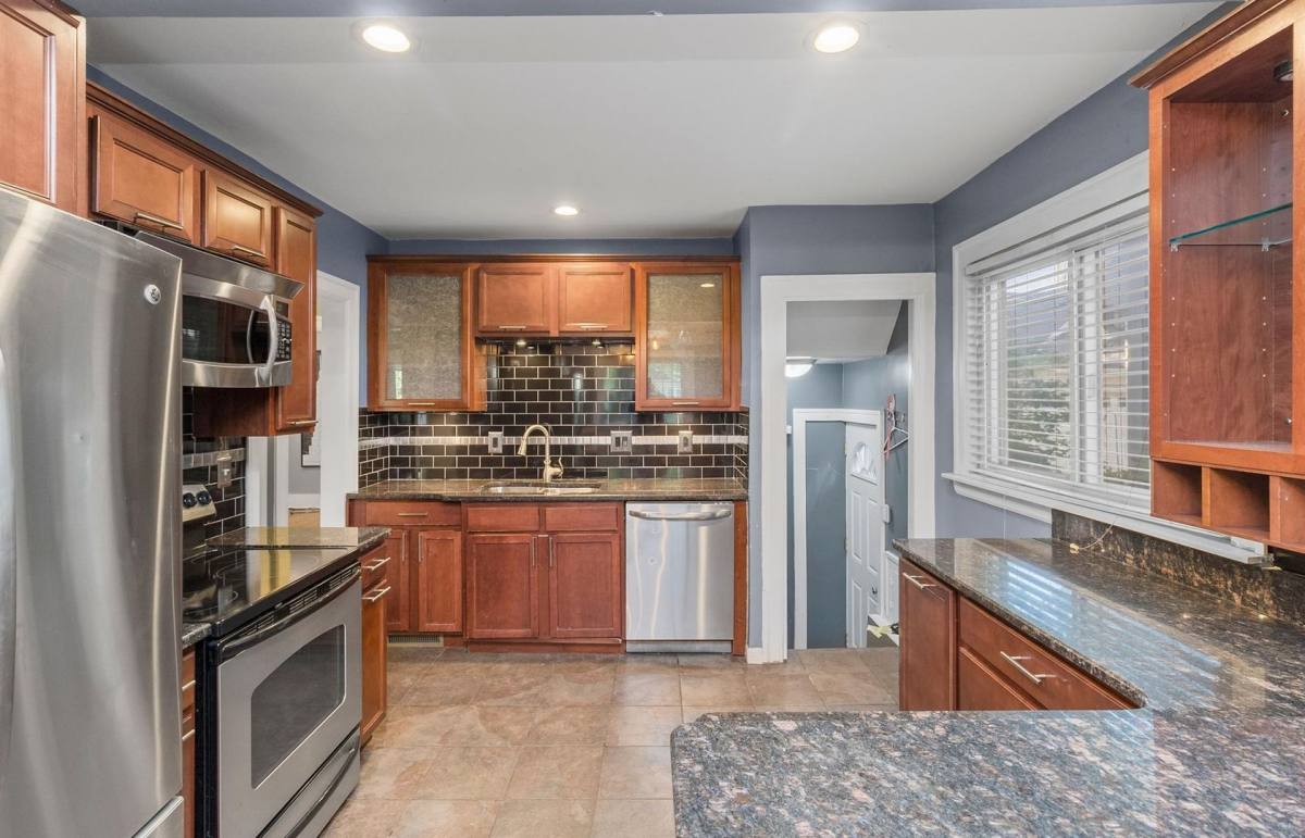 House for rent at 615 E 5th St, Royal Oak, MI 48067
