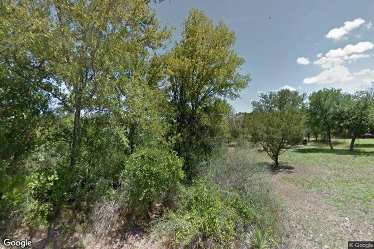 House for rent at 1506 Packsaddle Trail, Kingsland, TX 78639