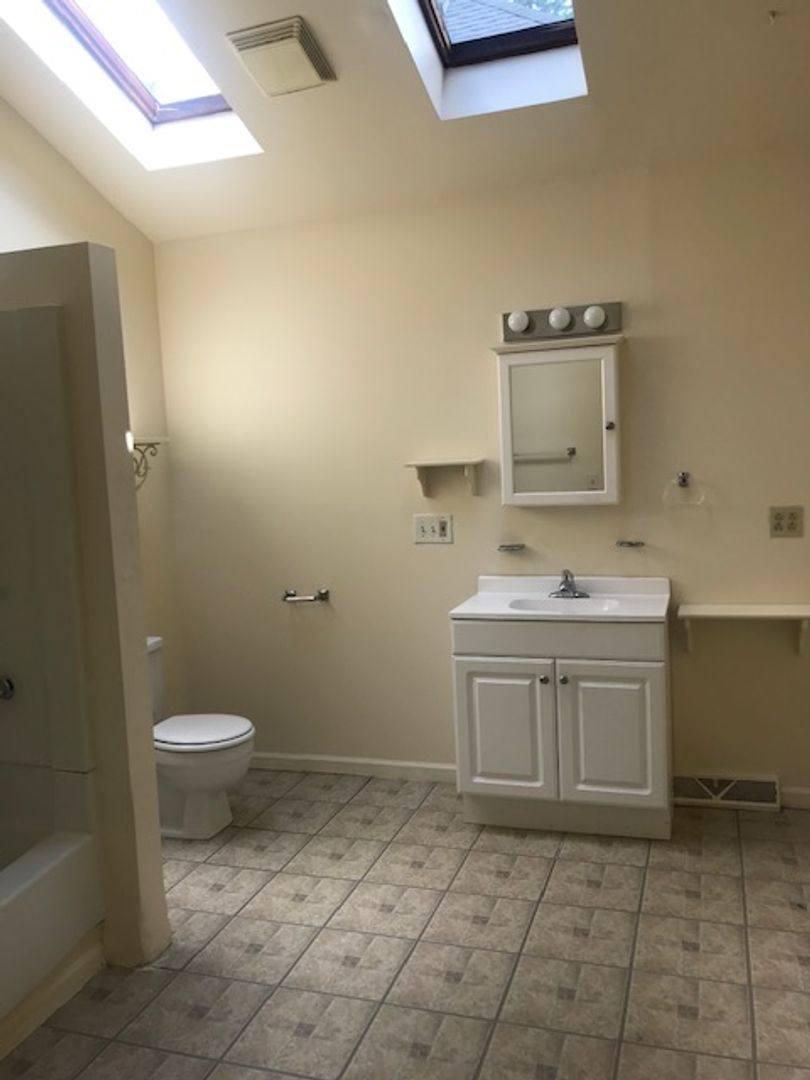 Apartment for rent at 518 Washtenaw Ave, Ypsilanti, MI 48197