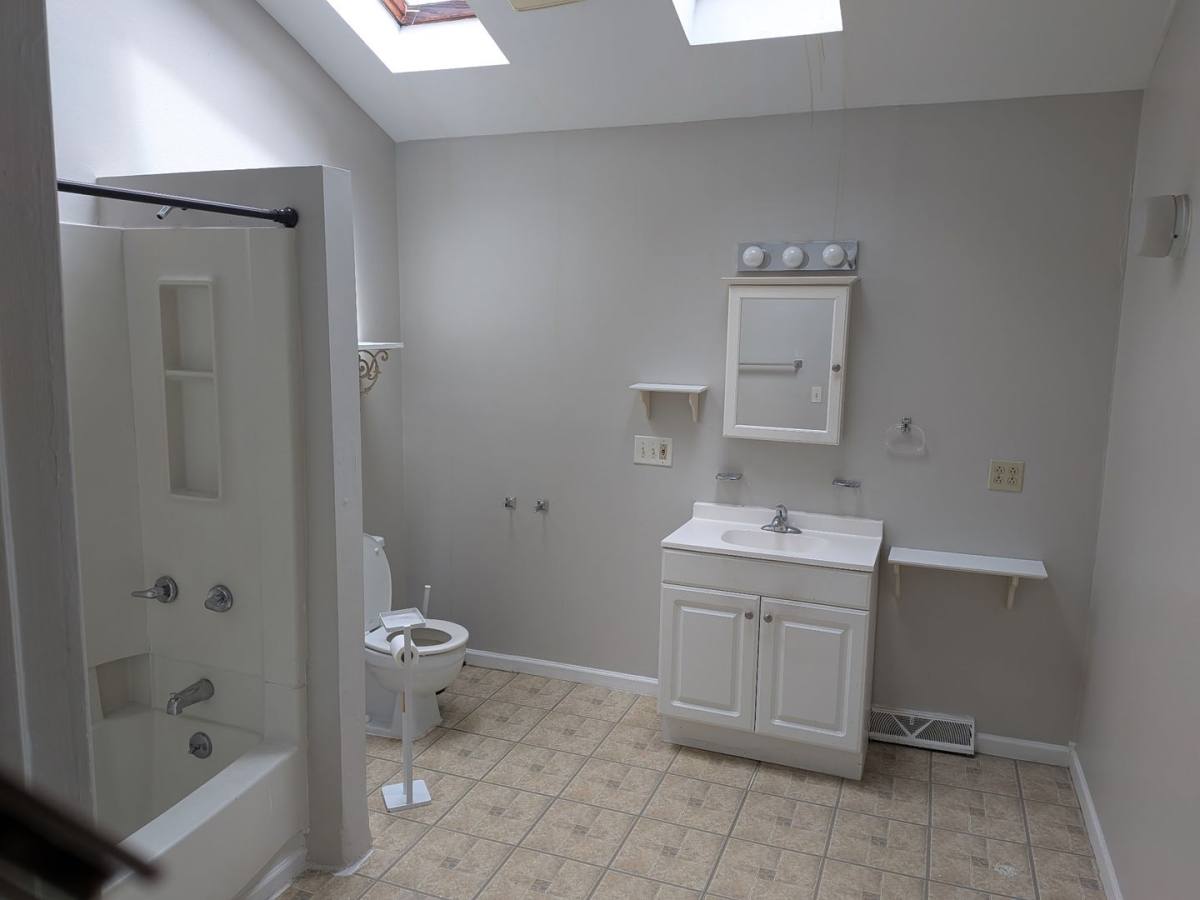 Apartment for rent at 518 Washtenaw Ave, Ypsilanti, MI 48197