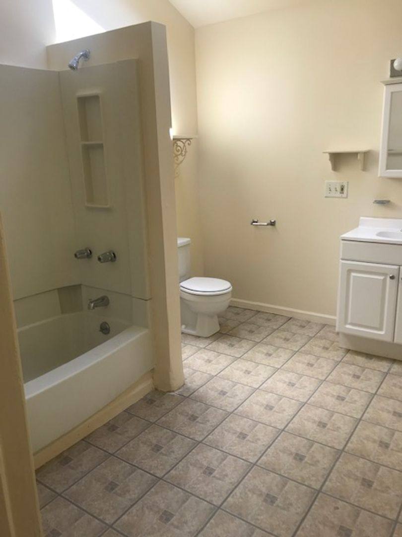 Apartment for rent at 518 Washtenaw Ave, Ypsilanti, MI 48197