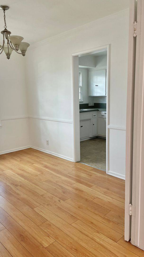 Apartment for rent at 200 S Sycamore Ave, Los Angeles, CA 90036