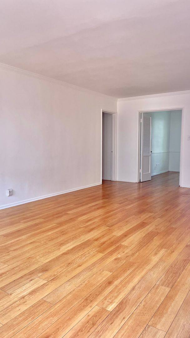 Apartment for rent at 200 S Sycamore Ave, Los Angeles, CA 90036
