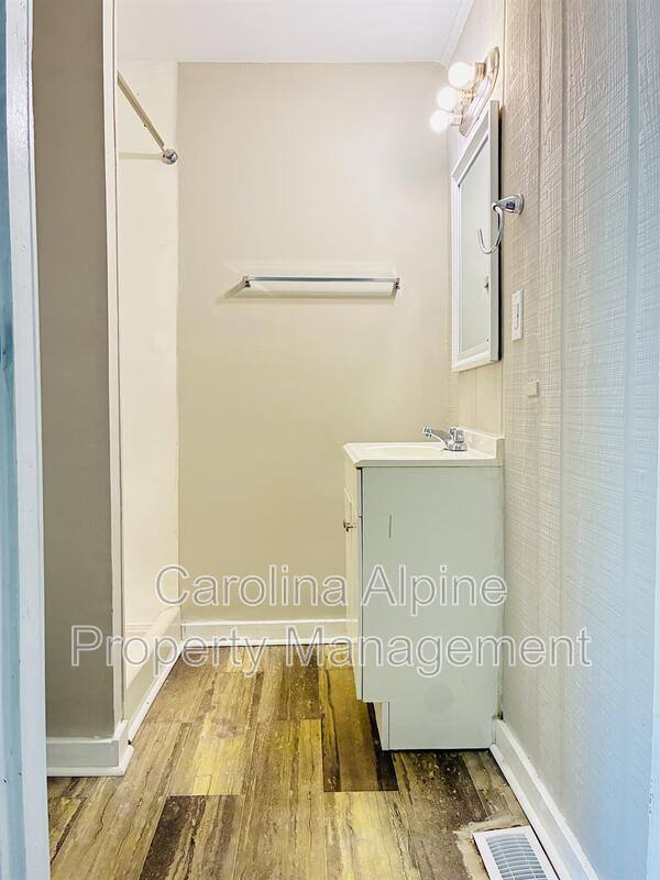 House for rent at 104 Miller St, Gastonia, NC 28052