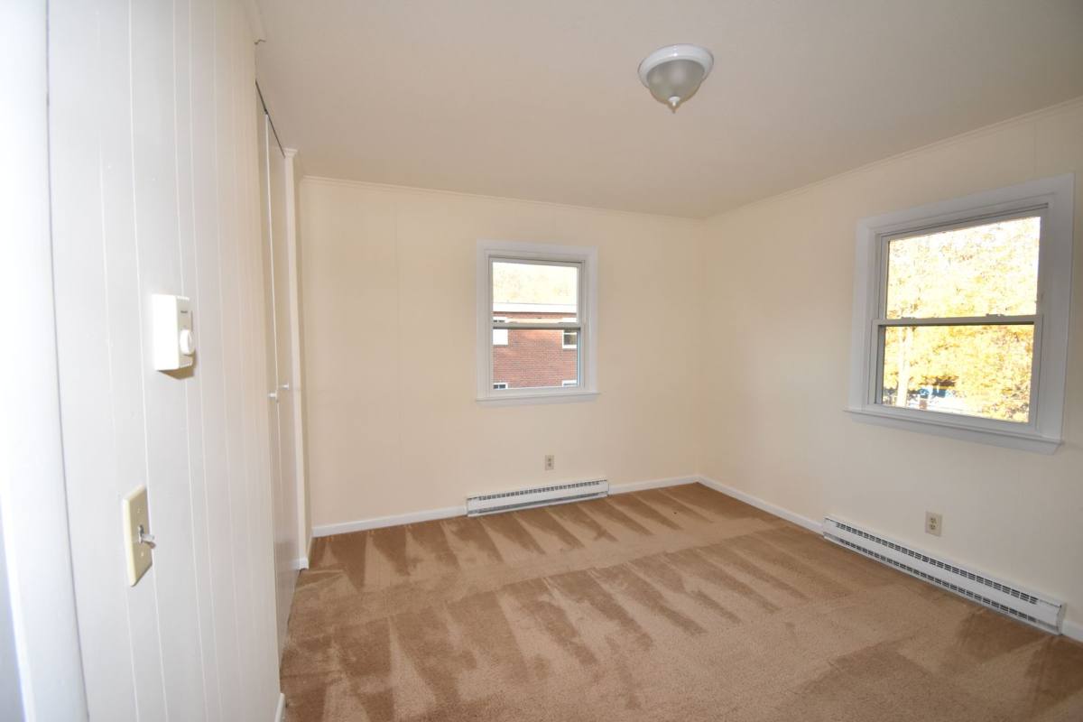 Apartment for rent at 121 N St, Seymour, CT 06483