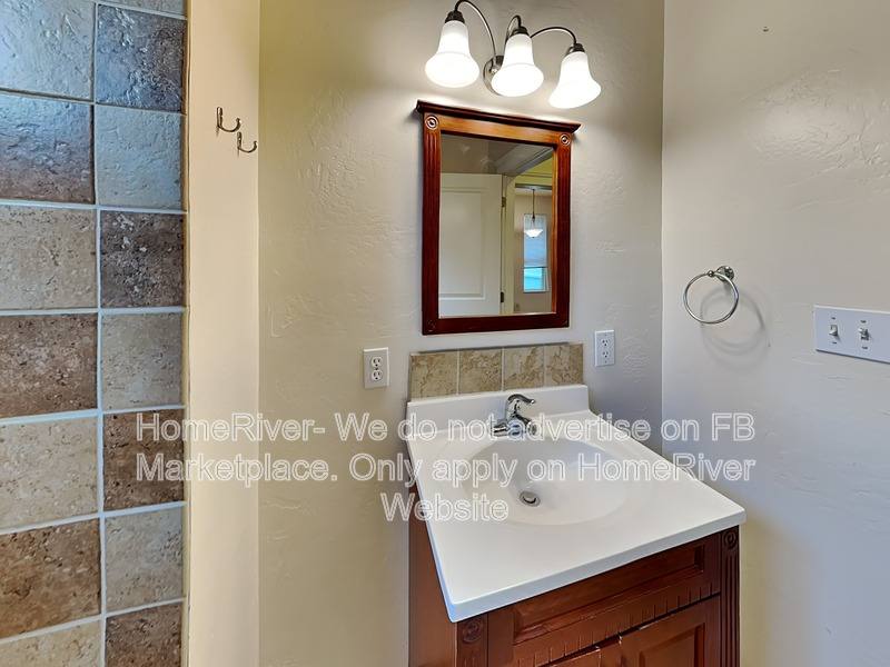 Apartment for rent at 220 E Ermina Ave #1, Spokane, WA 99207