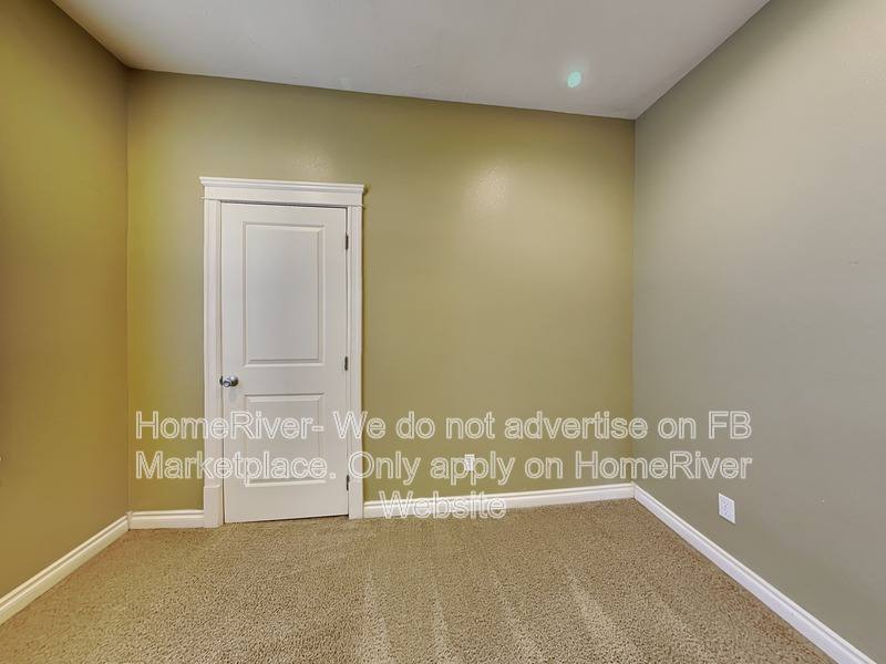 Apartment for rent at 220 E Ermina Ave #1, Spokane, WA 99207