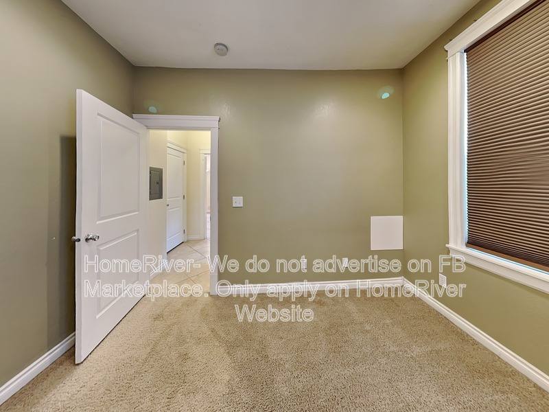 Apartment for rent at 220 E Ermina Ave #1, Spokane, WA 99207