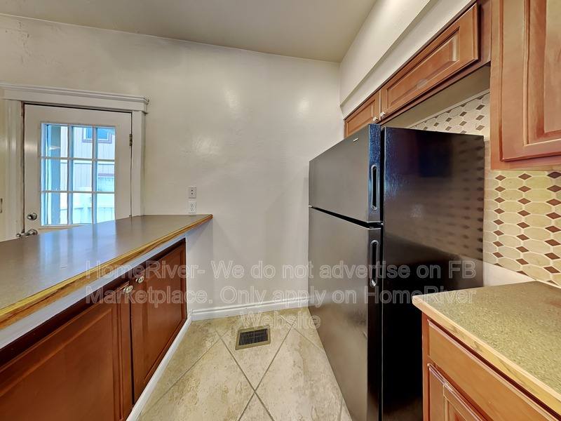 Apartment for rent at 220 E Ermina Ave #1, Spokane, WA 99207