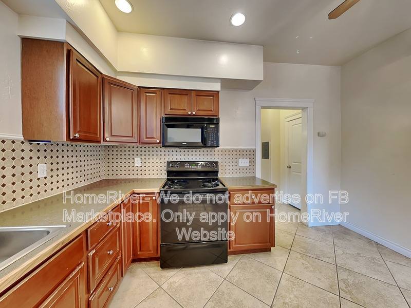 Apartment for rent at 220 E Ermina Ave #1, Spokane, WA 99207