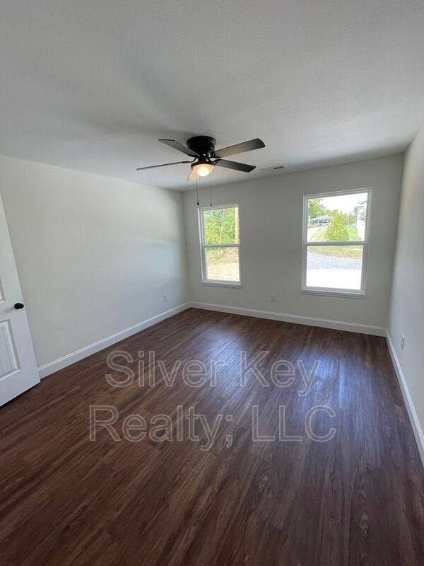 Townhouse for rent at 129-131 Cardin St #131, Etowah, TN 37331