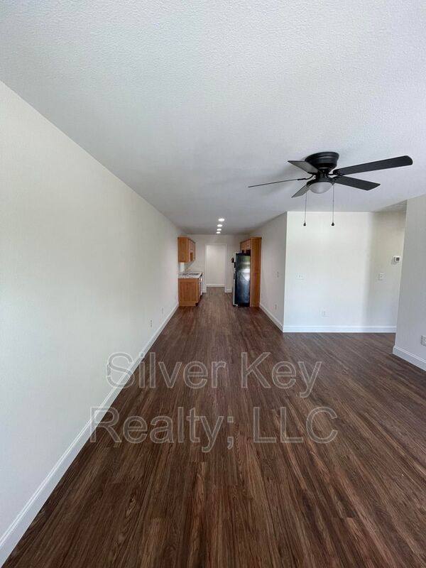 Townhouse for rent at 129-131 Cardin St #131, Etowah, TN 37331