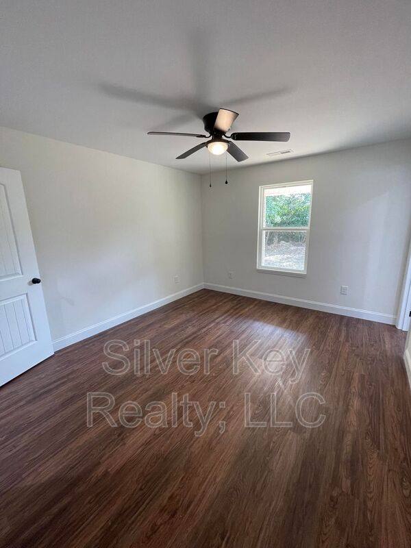 Townhouse for rent at 129-131 Cardin St #131, Etowah, TN 37331