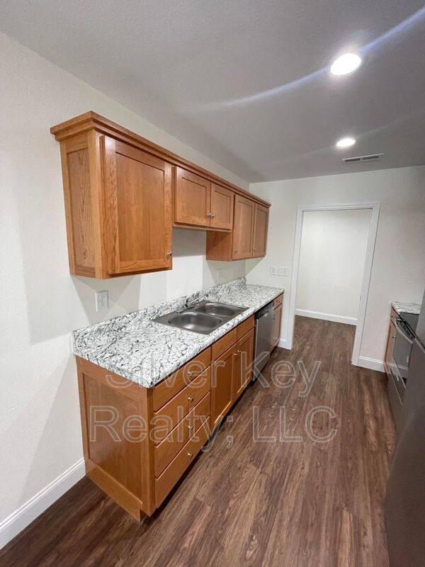 Townhouse for rent at 129-131 Cardin St #131, Etowah, TN 37331