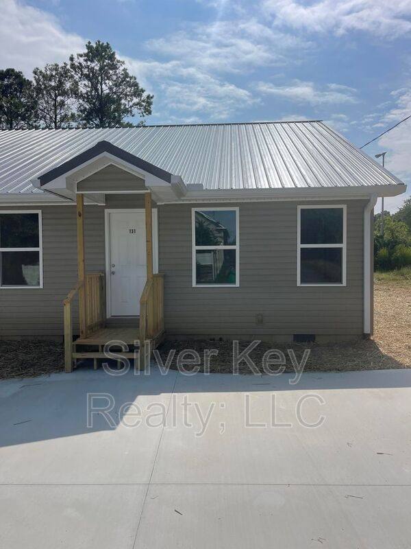Townhouse for rent at 129-131 Cardin St #131, Etowah, TN 37331