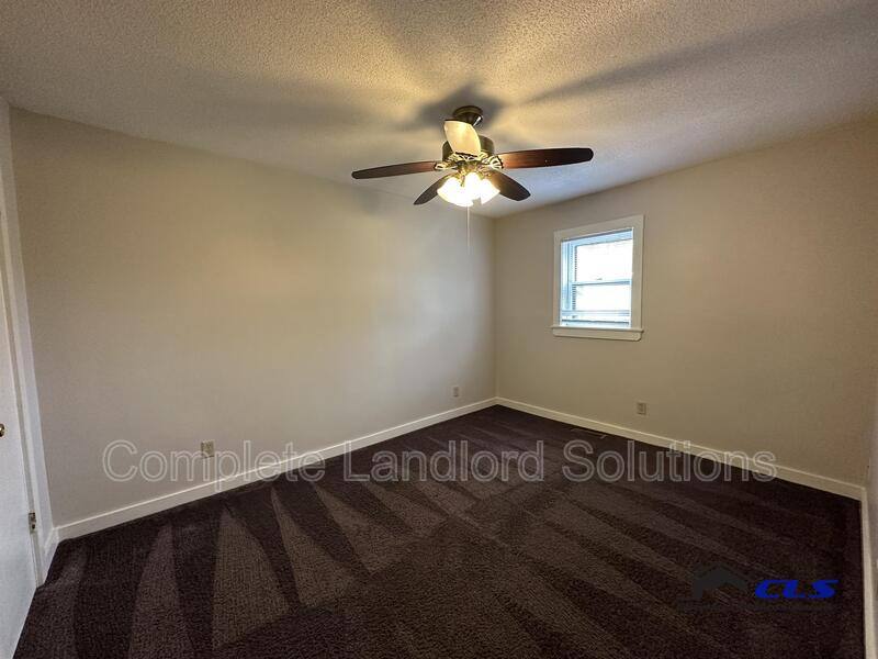 Apartment for rent at 1362 Chestnut St #2, Terre Haute, IN 47807
