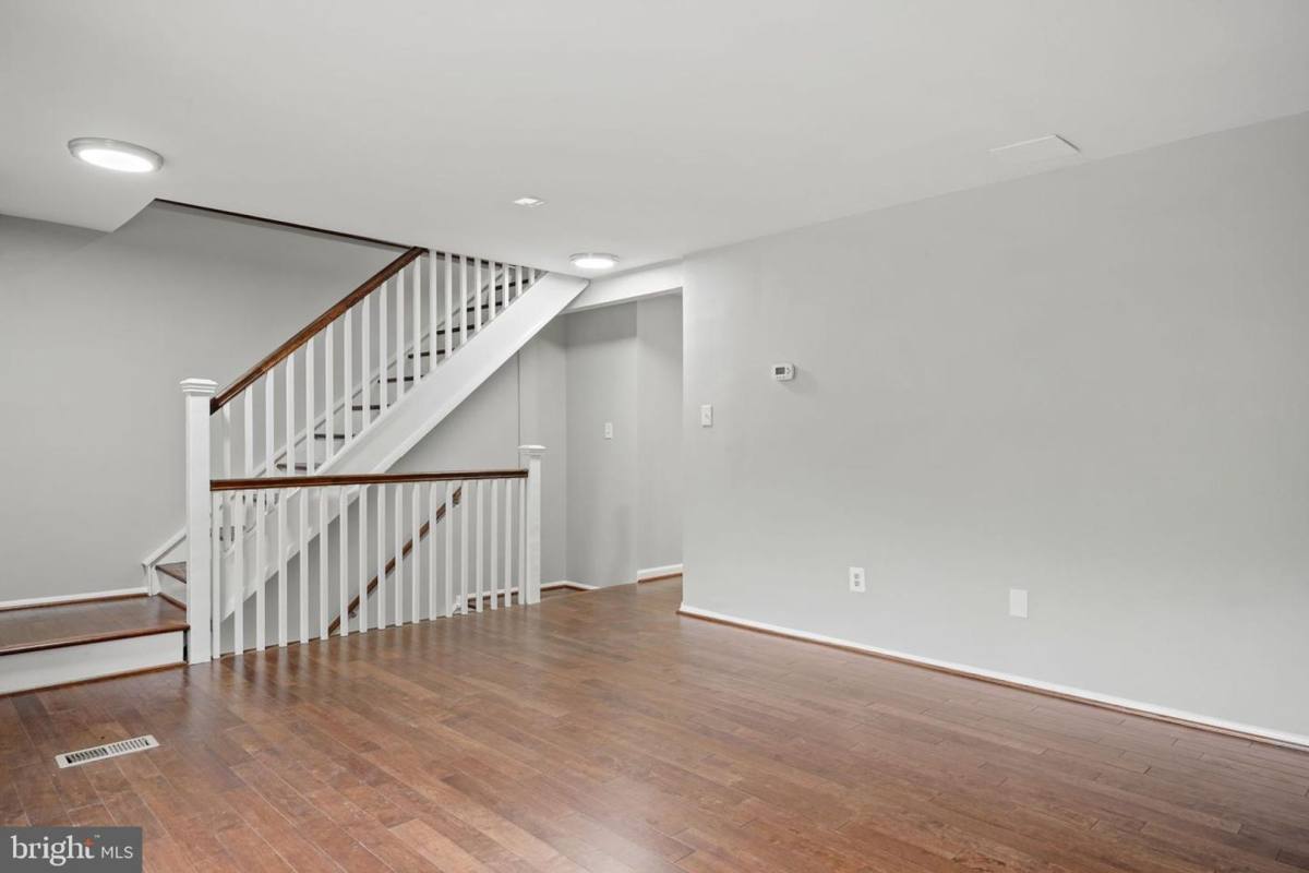 Townhouse for rent at 5863 Jackson Oak Dr, Burke, VA 22015