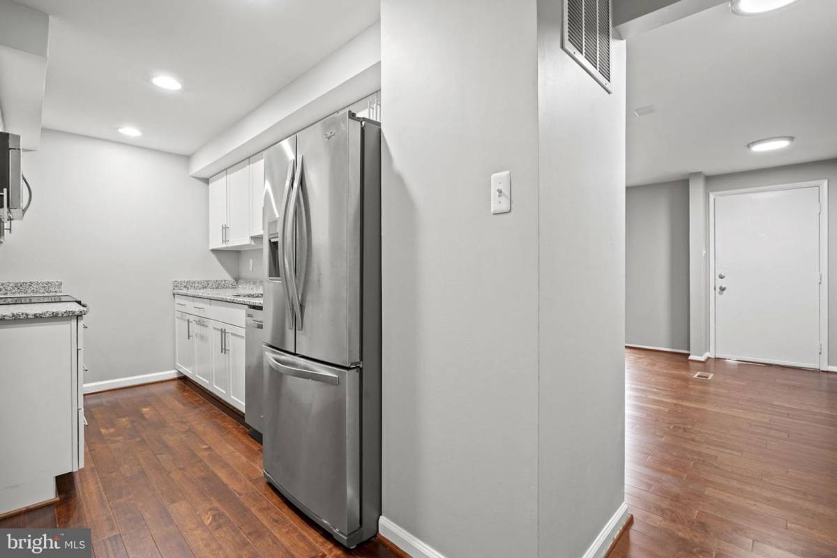 Townhouse for rent at 5863 Jackson Oak Dr, Burke, VA 22015