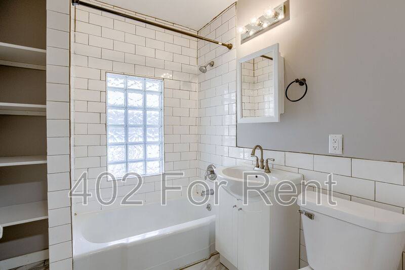 Apartment for rent at 115 S 38th St #3, Omaha, NE 68131