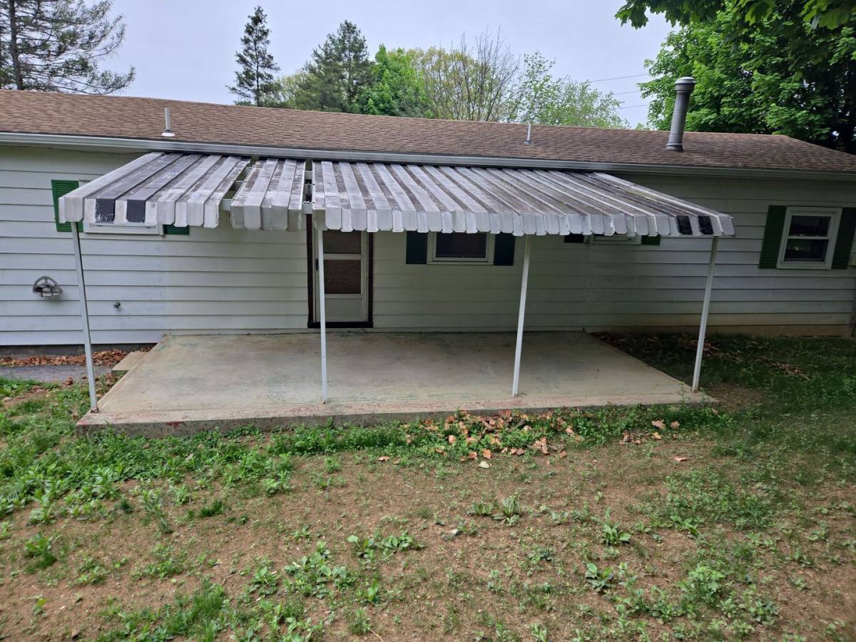House for rent at 226 Roxbury Rd, Shippensburg, PA 17257