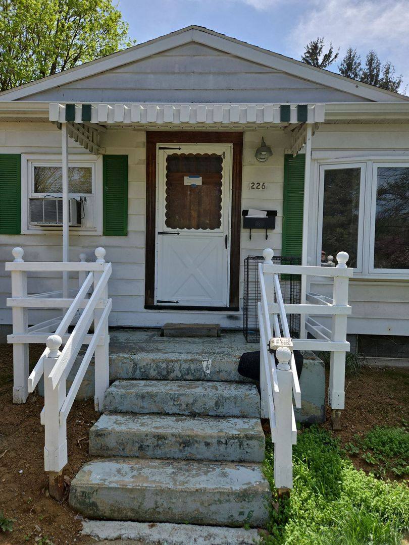 House for rent at 226 Roxbury Rd, Shippensburg, PA 17257