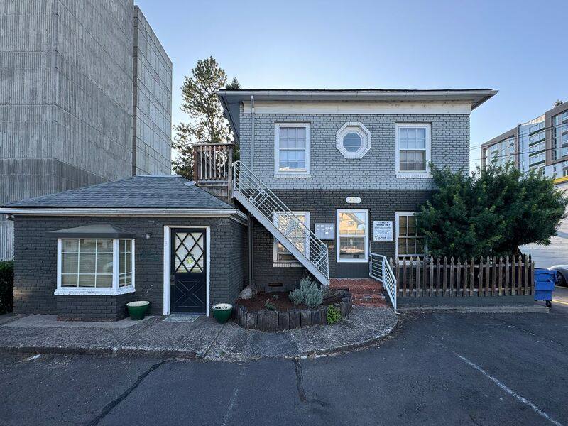 Apartment for rent at 950 Patterson St #2, Eugene, OR 97401