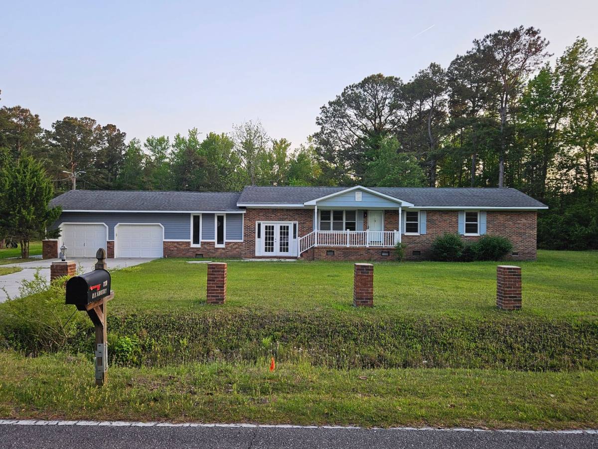 House for rent at 770 Harrison Creek Rd, Hampstead, NC 28443