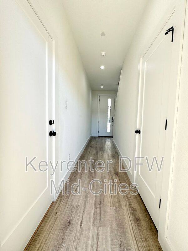 Townhouse for rent at 7327 Uloho Way, Dallas, TX 75235