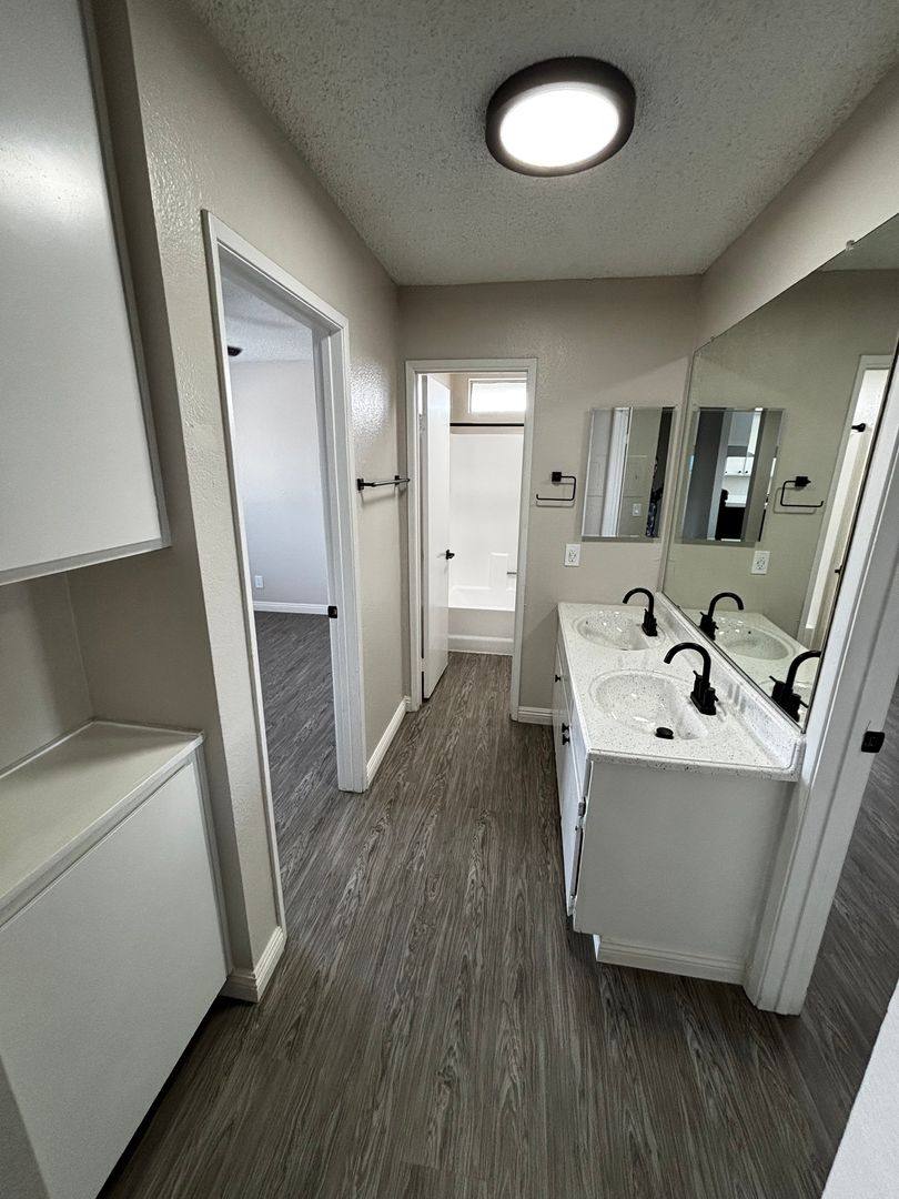 Apartment for rent at 1435 Circle City Dr, Corona, CA 92879