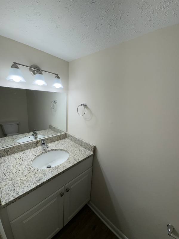 Townhouse for rent at 956-988 W Liberty St #956-B, Medina, OH 44256