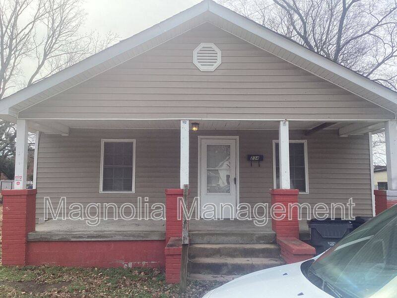 House for rent at 234 Davis St, Henderson, NC 27536