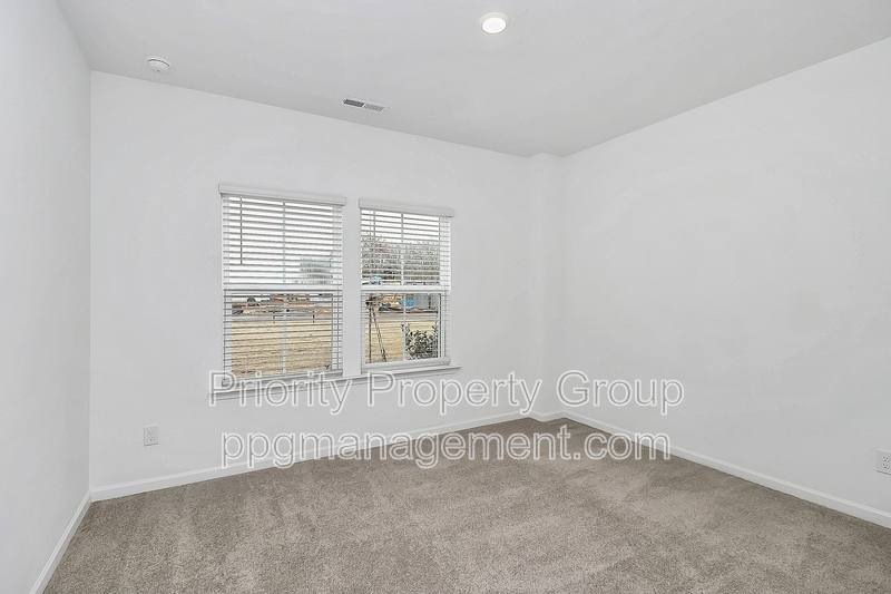 Townhouse for rent at 542 Annie Lowery Way, Davidson, NC 28036