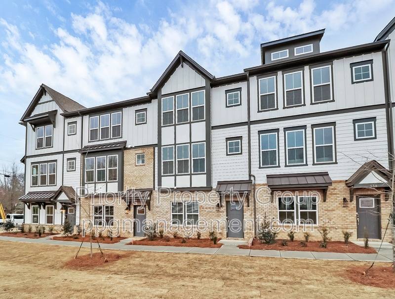 Townhouse for rent at 542 Annie Lowery Way, Davidson, NC 28036
