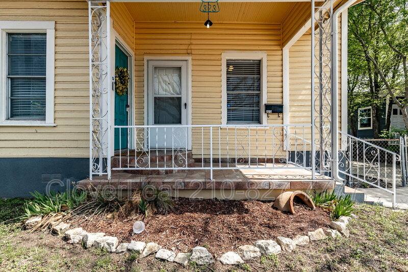House for rent at 323 Barrera St, San Antonio, TX 78210