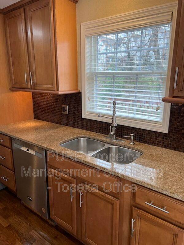 Condo for rent at 429 E 63rd Terrace, Kansas City, MO 64110