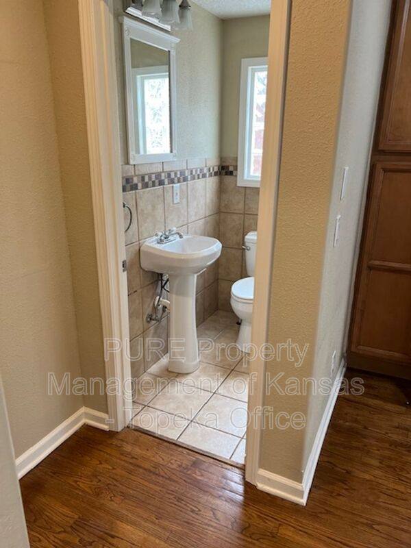 Condo for rent at 429 E 63rd Terrace, Kansas City, MO 64110