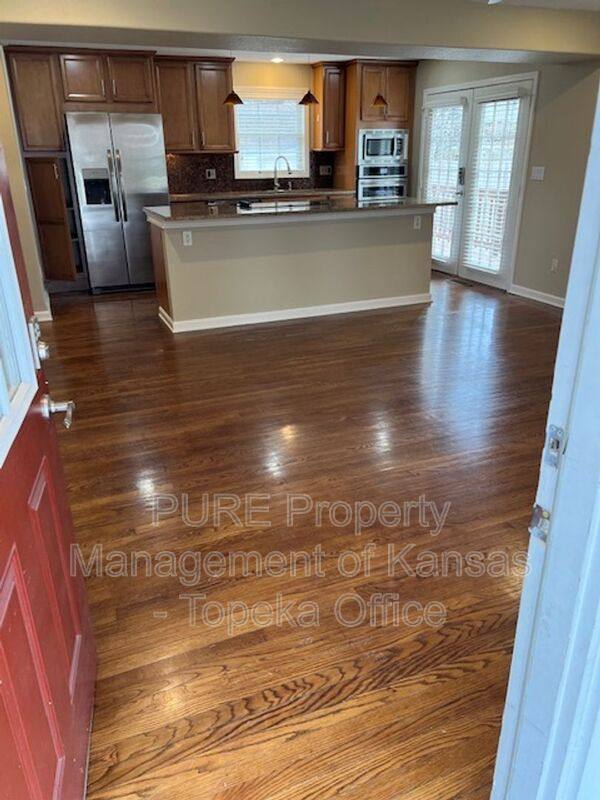 Condo for rent at 429 E 63rd Terrace, Kansas City, MO 64110
