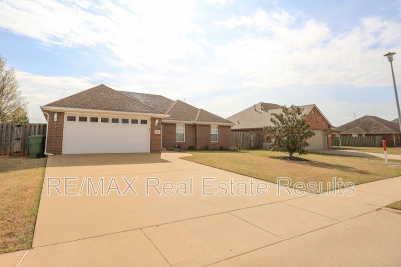 House for rent at 6303 S 37th St, Rogers, AR 72758