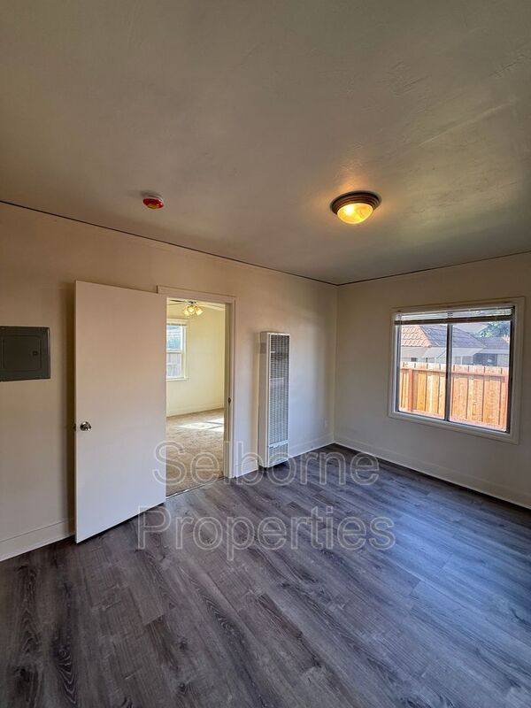 Apartment for rent at 527 Callan Ave #1, San Leandro, CA 94577
