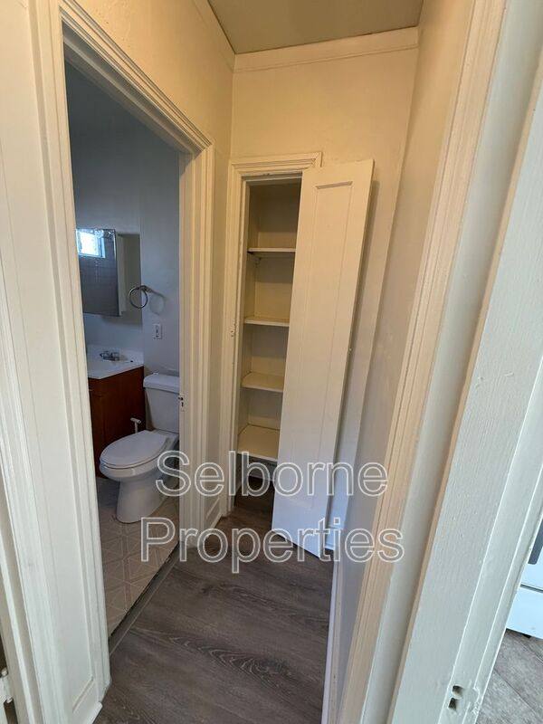 Apartment for rent at 527 Callan Ave #1, San Leandro, CA 94577